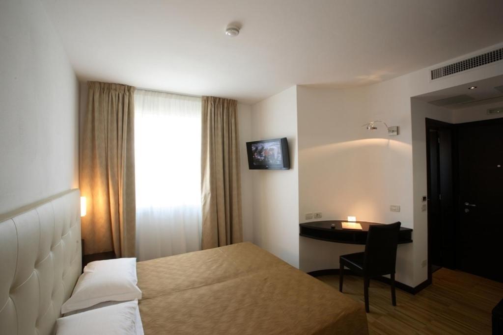 Hotel San Marco Montecchio Maggiore Habitación foto